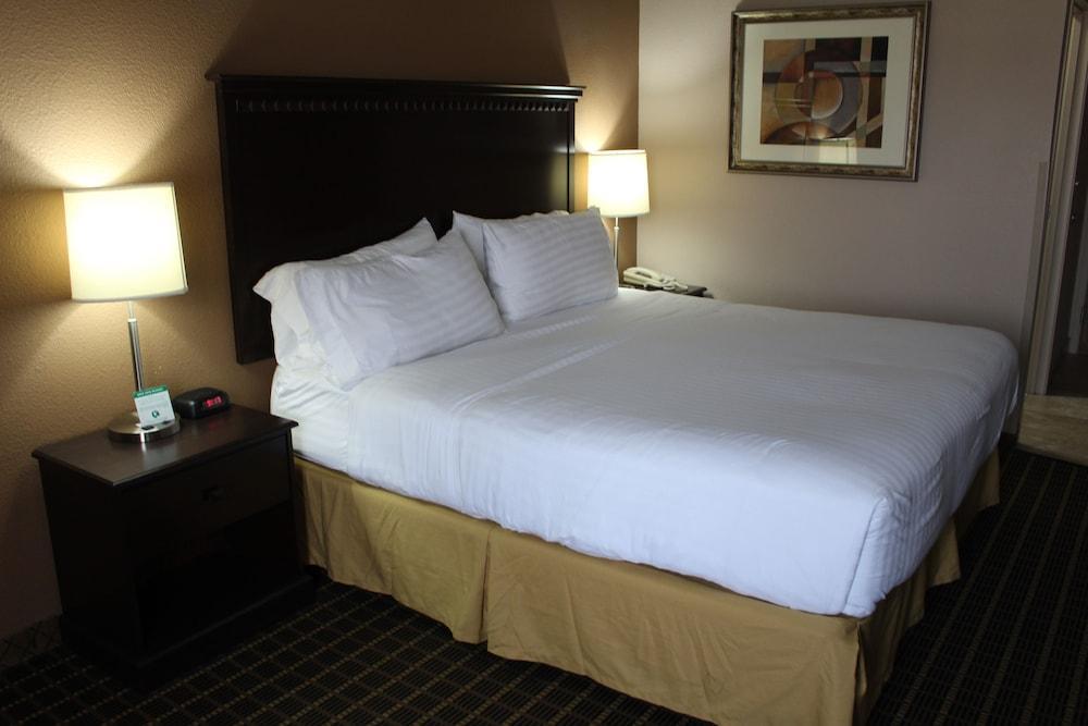 Holiday Express Kansas City Missouri By Ihg 3*