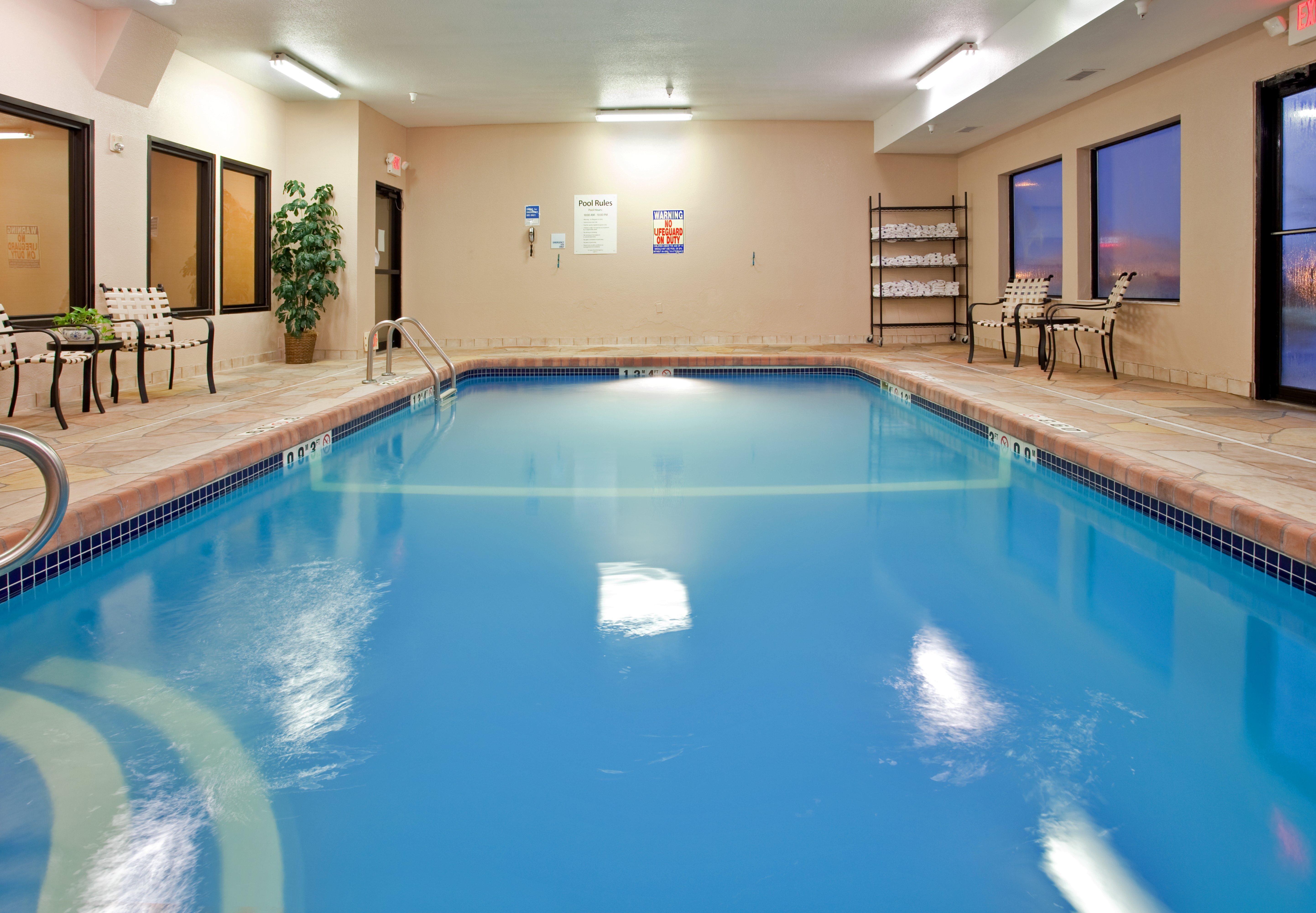 Hotel Holiday Express Kansas City Missouri By Ihg 3*