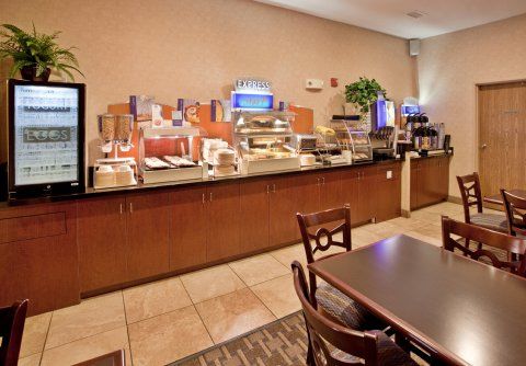 Holiday Express Kansas City Missouri By Ihg Hotel 3*