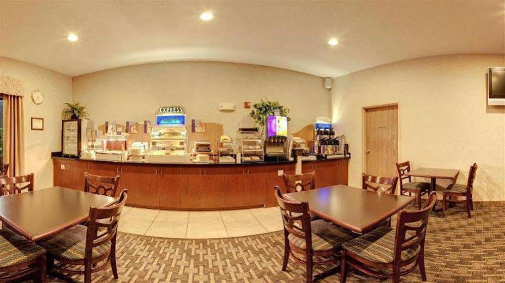 Hotel Holiday Express Kansas City Missouri By Ihg