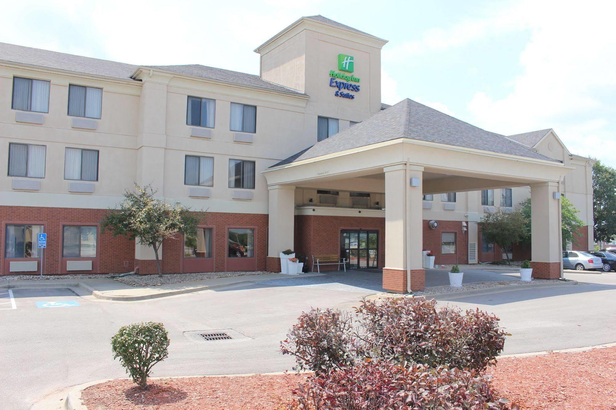 Holiday Express Kansas City Missouri By Ihg Hotel 3*